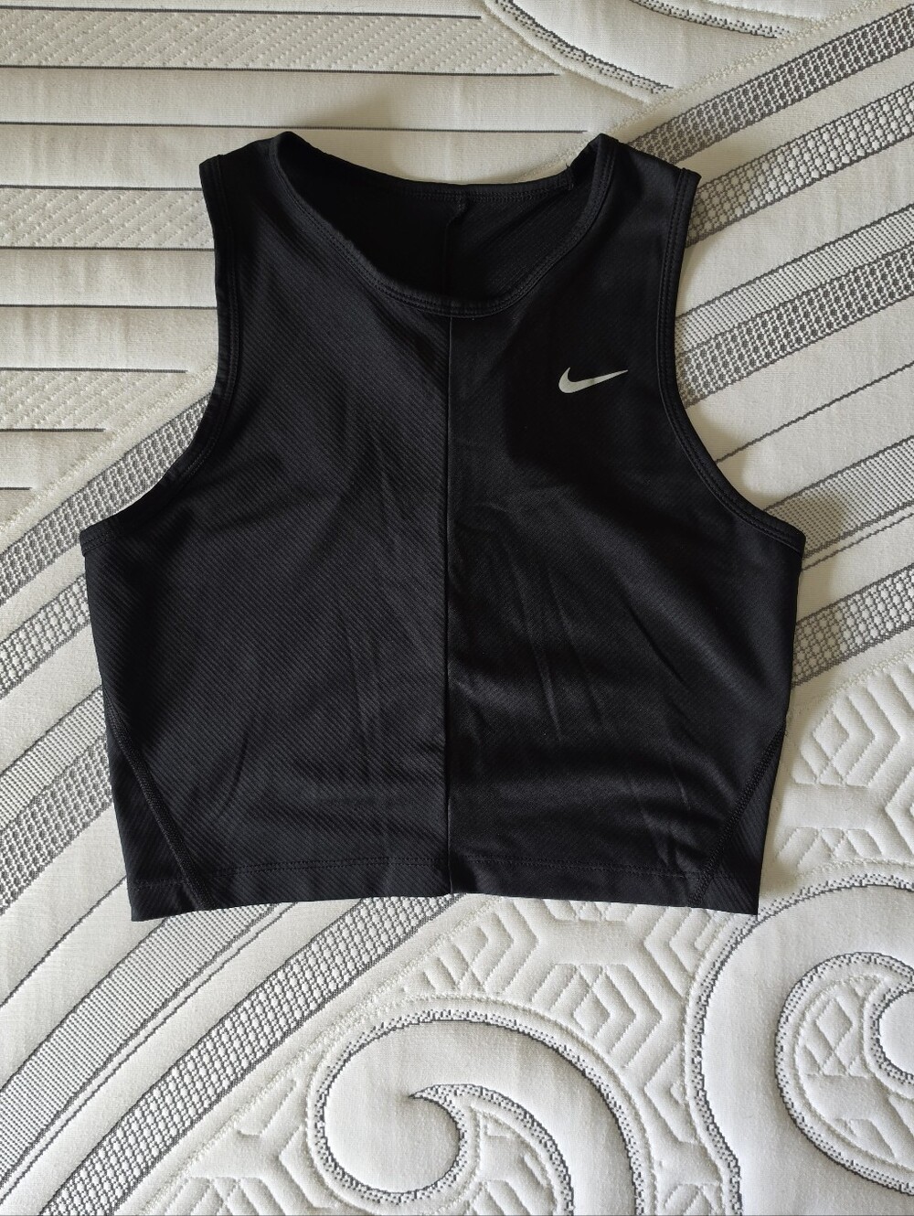 Nike Black Cropped Athletic Tank with Swoosh